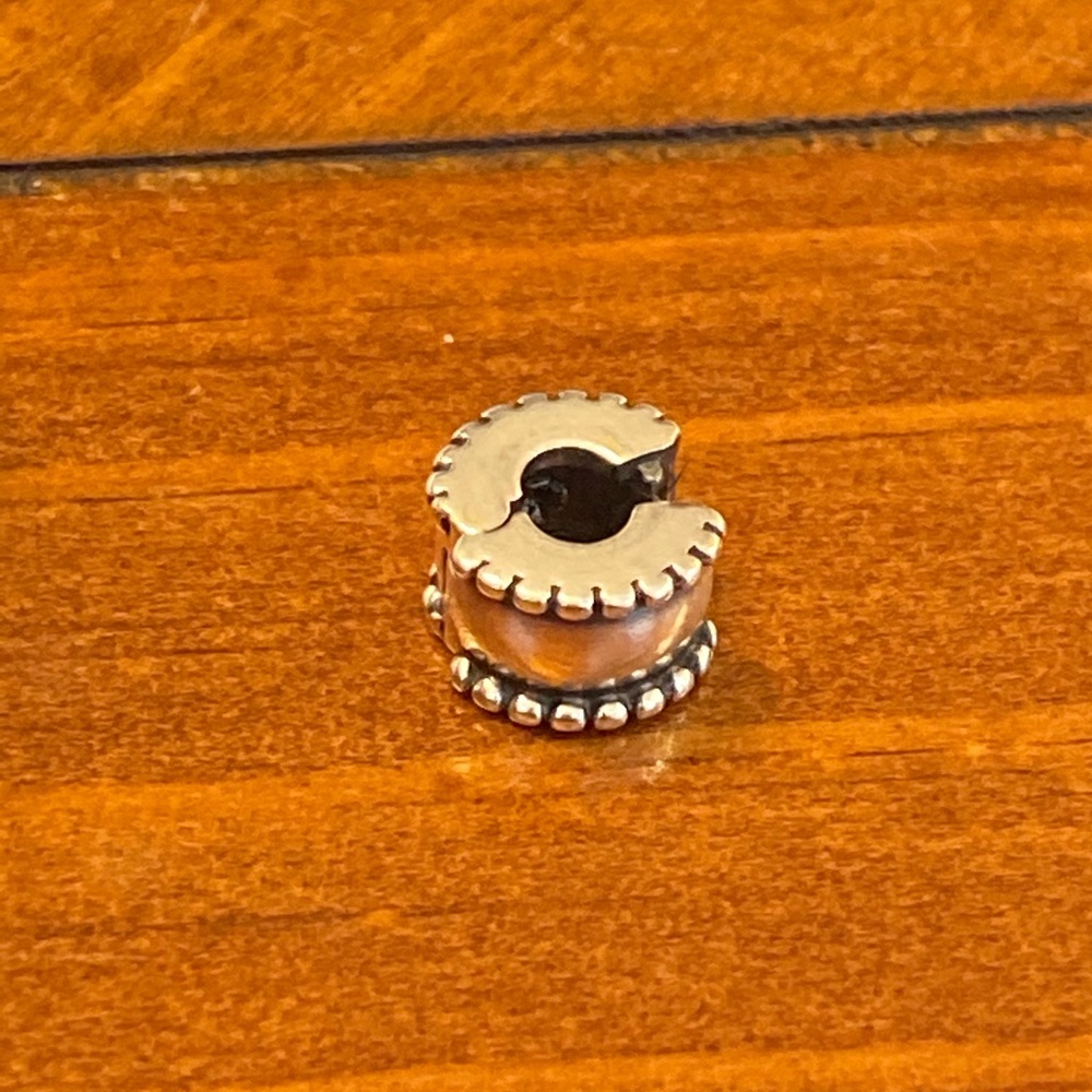 Pandora clip